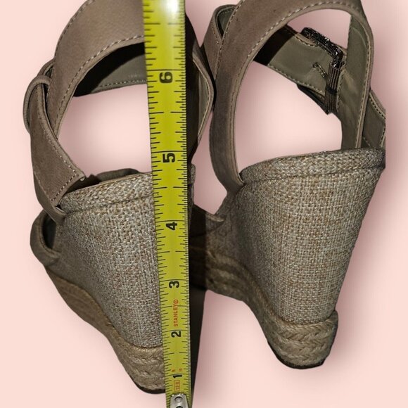 Guess Women Brown Wedge HEELS 7.5 M 5" - Picture 9 of 13